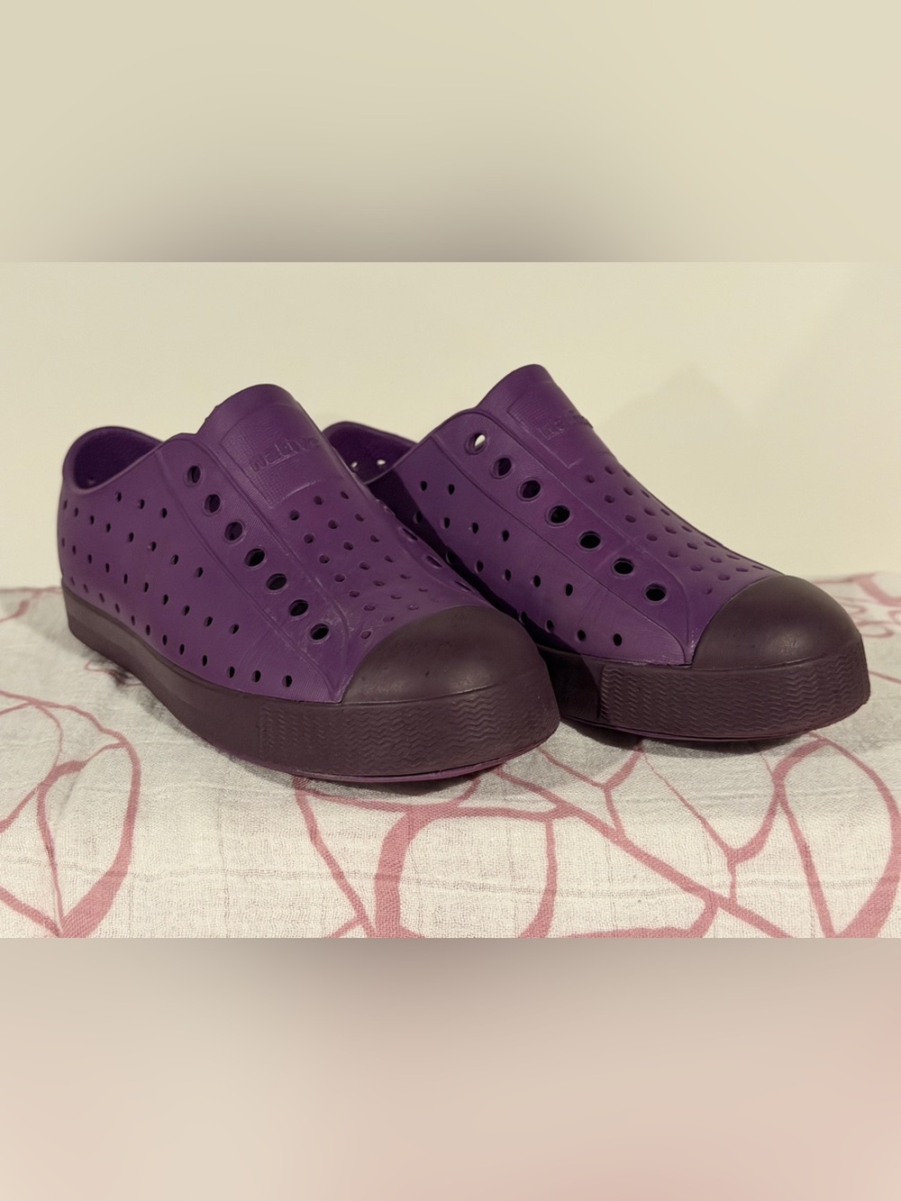 Native Jefferson Bloom Shoes Kids Purple Slip-On Sneakers with Dark Toe C13